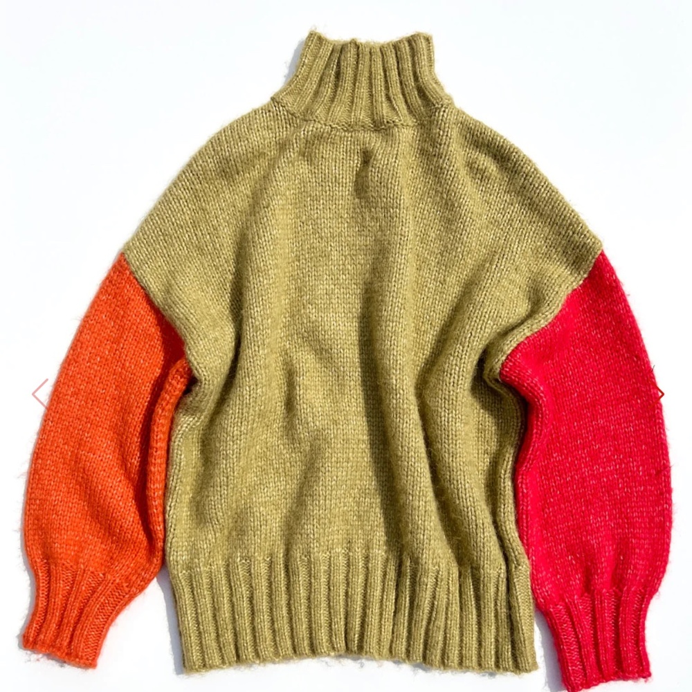 Lisa Says Gah Cece Turtleneck